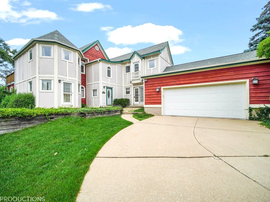 Property photo for 450 Wexford Drive, Lemont, IL