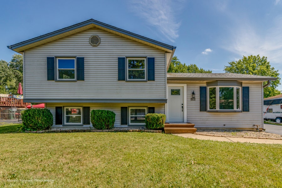 Property photo for 2301 Briar Lane, Lindenhurst, IL