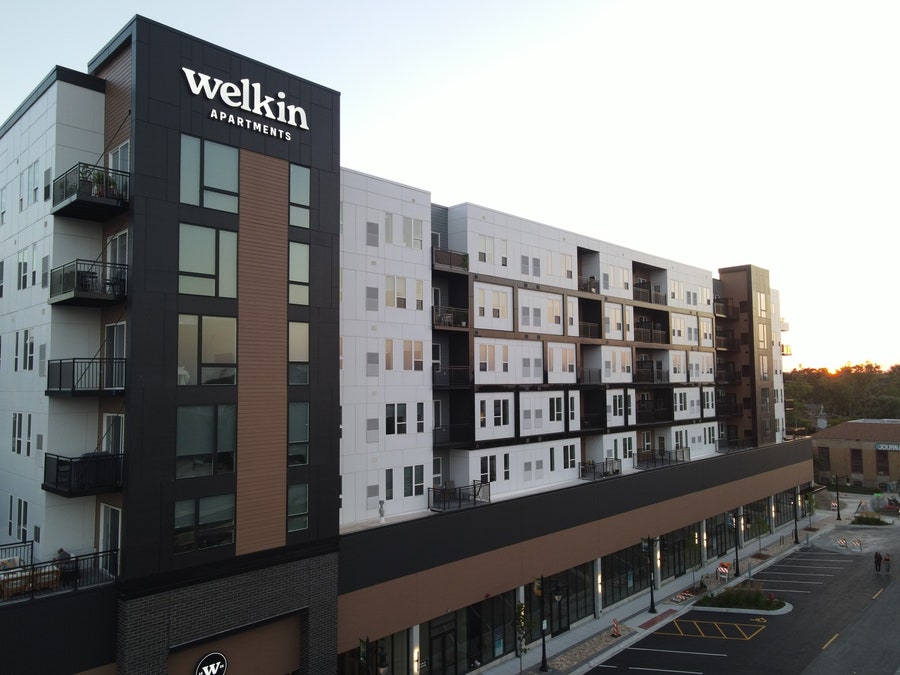 Property photo for 1425 Ellinwood Avenue, #415, Des Plaines, IL
