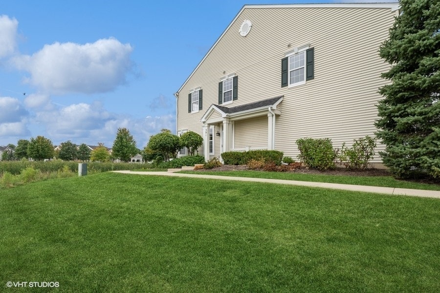 Property photo for 391 S LITCHFIELD Drive, Round Lake, IL