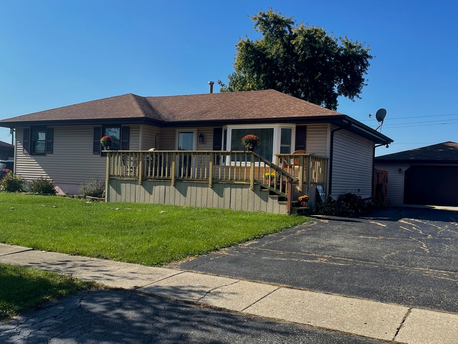 Property photo for 1305 STEVEN SMITH Drive, Joliet, IL