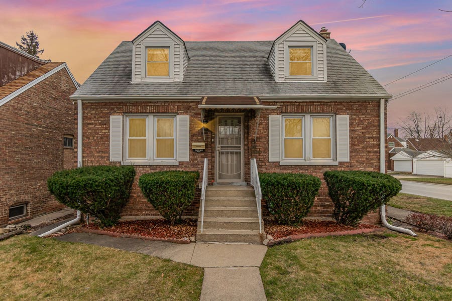 Property photo for 18059 Oakwood Avenue, Lansing, IL