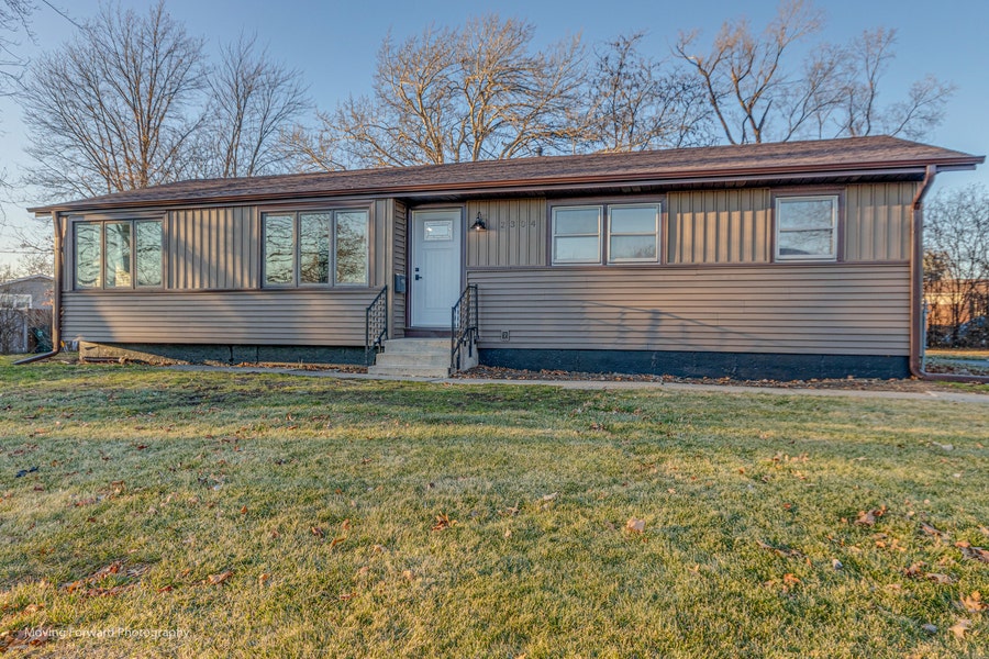 Property photo for 2304 Sunset Lane, Lindenhurst, IL