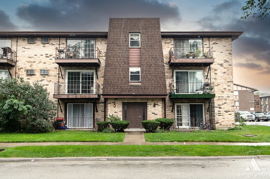 Property photo for 7009 Oconnell Drive, #203, Chicago Ridge, IL