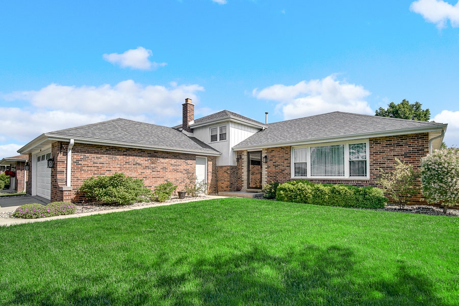 Property photo for 17547 S Redwood Lane, Tinley Park, IL