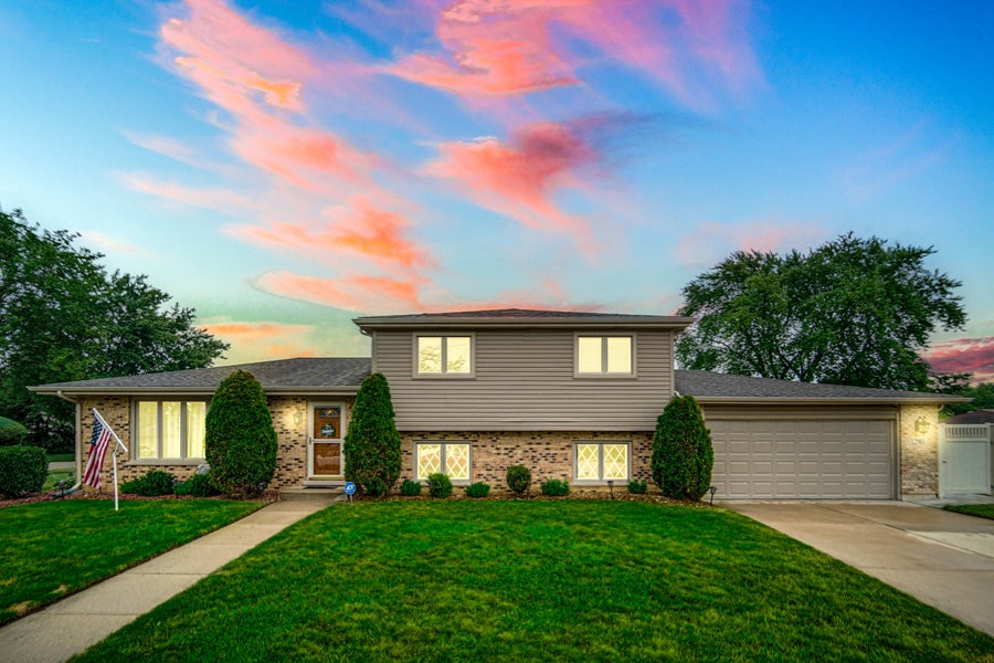 Property photo for 12901 S Loveland Street, Alsip, IL