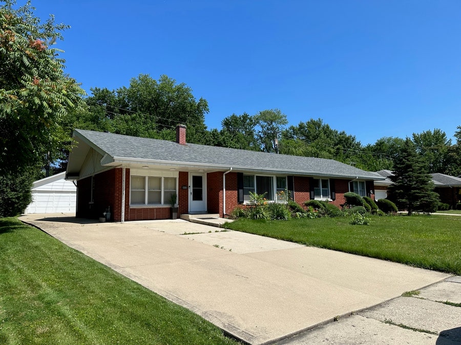 Property photo for 843 Verne Lane, Flossmoor, IL