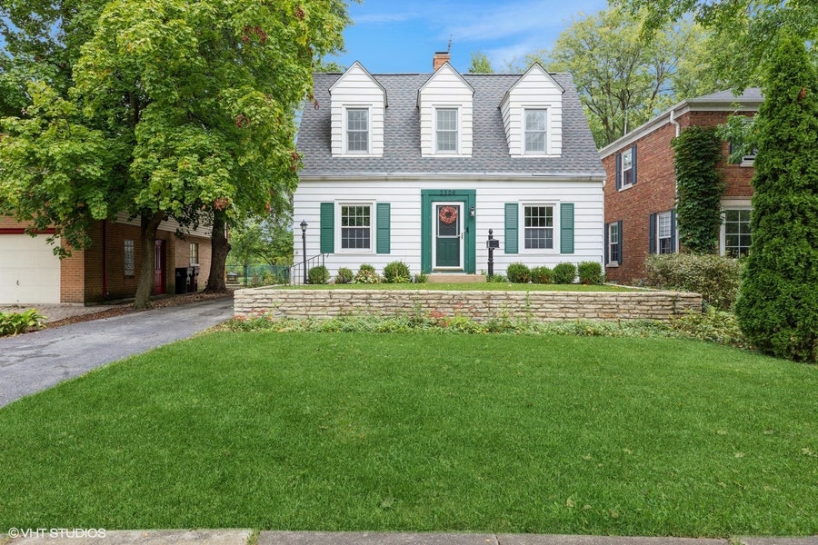 Property photo for 2329 Hutchison Road, Flossmoor, IL