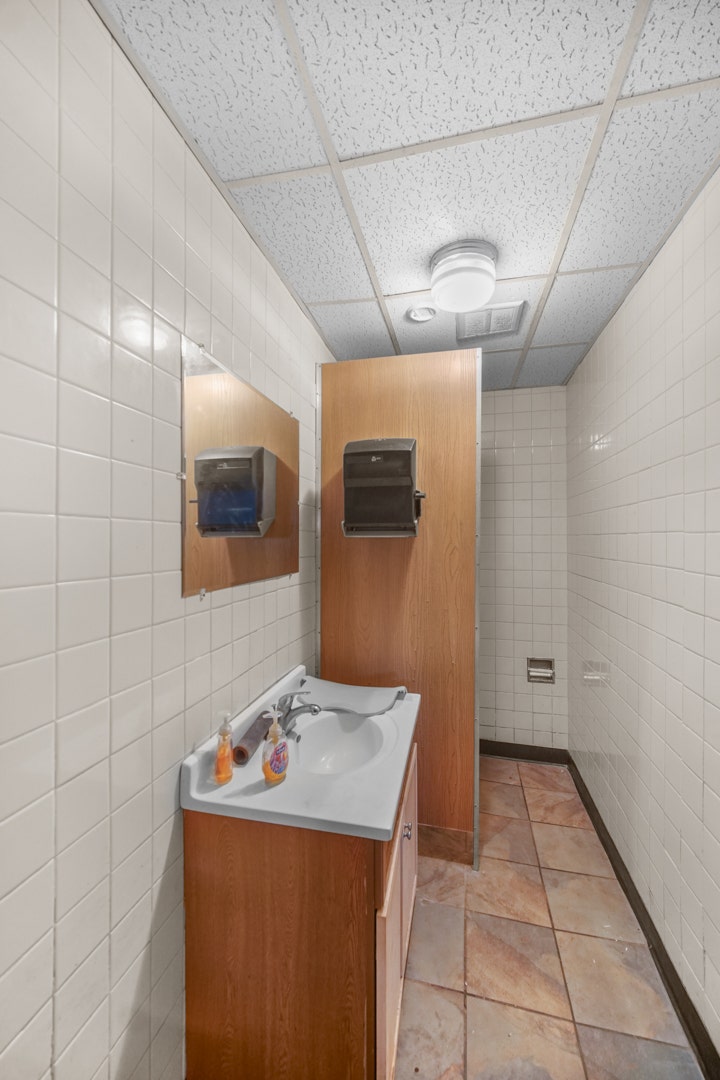 18301 Oak Park Avenue, Tinley Park, IL 60477