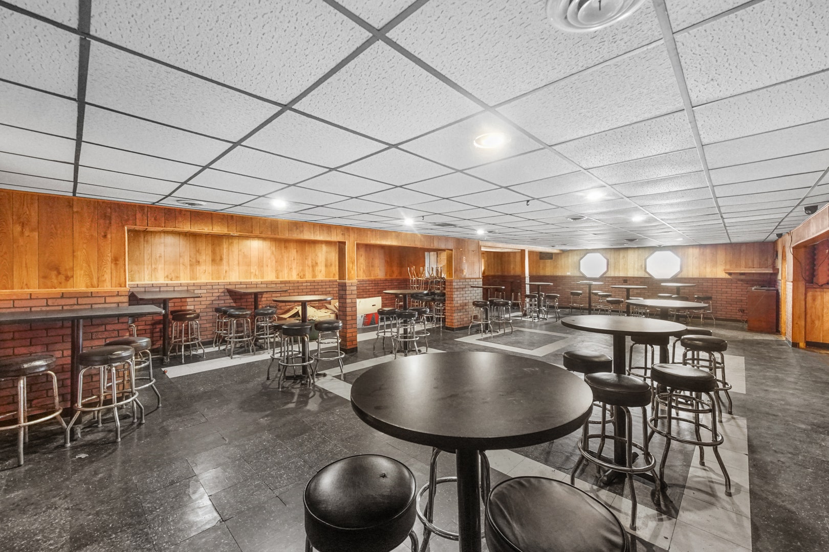 18301 Oak Park Avenue, Tinley Park, IL 60477
