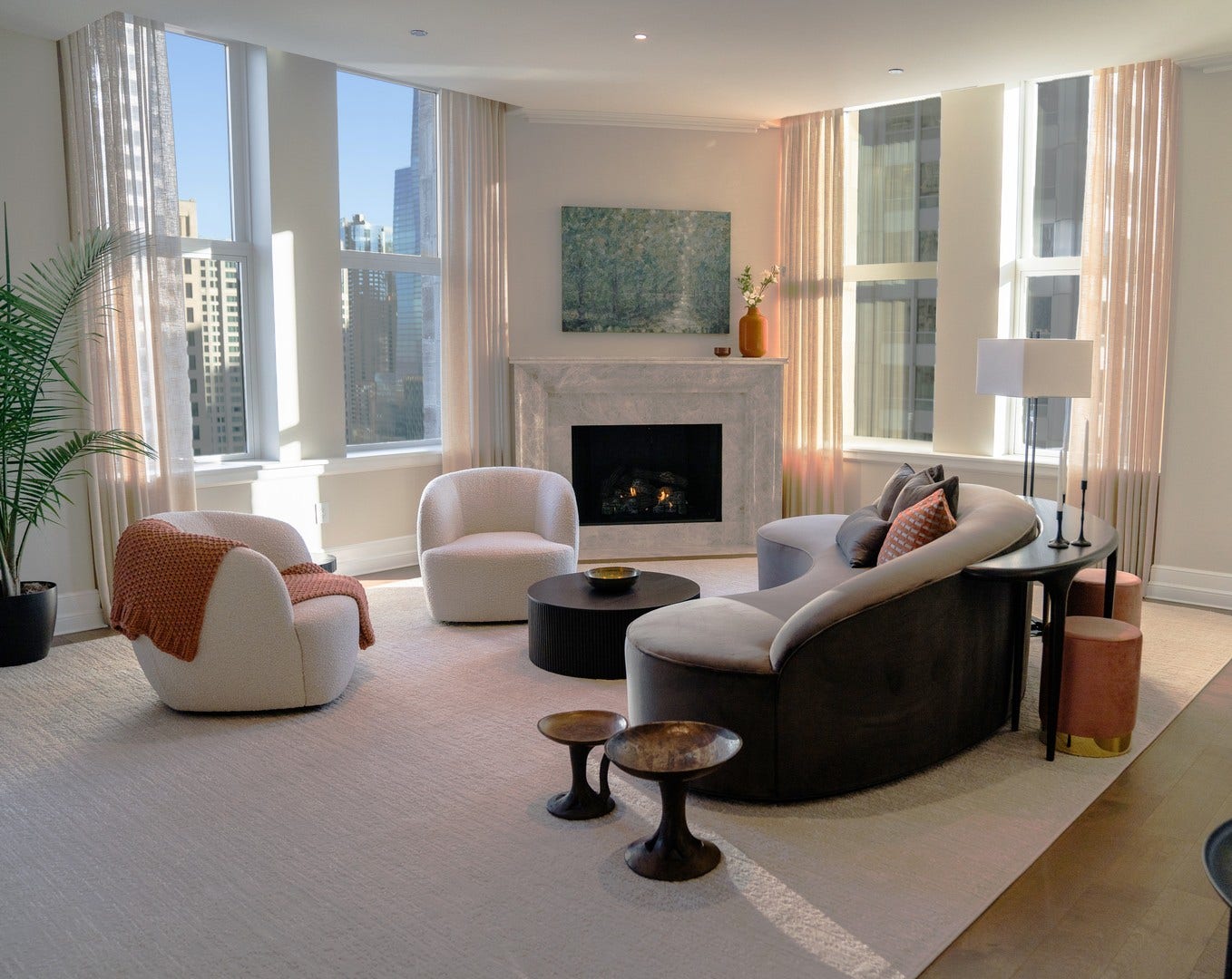 435 N Michigan Avenue, #1801, Chicago, IL 60611 Photo is of a decorated model, similar floorplan.