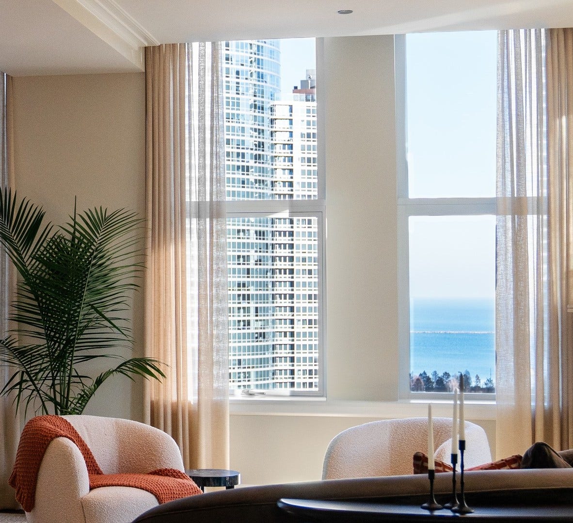 435 N Michigan Avenue, #1801, Chicago, IL 60611 Photo is of a decorated model, similar floorplan.