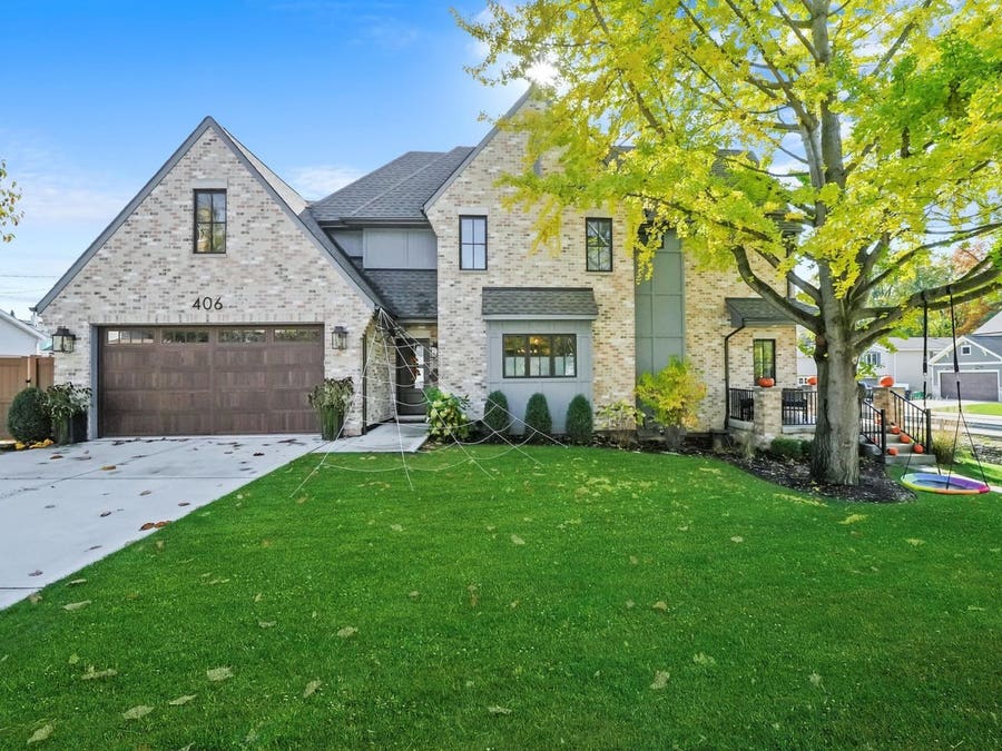 Property photo for 406 Logan Street, Lemont, IL