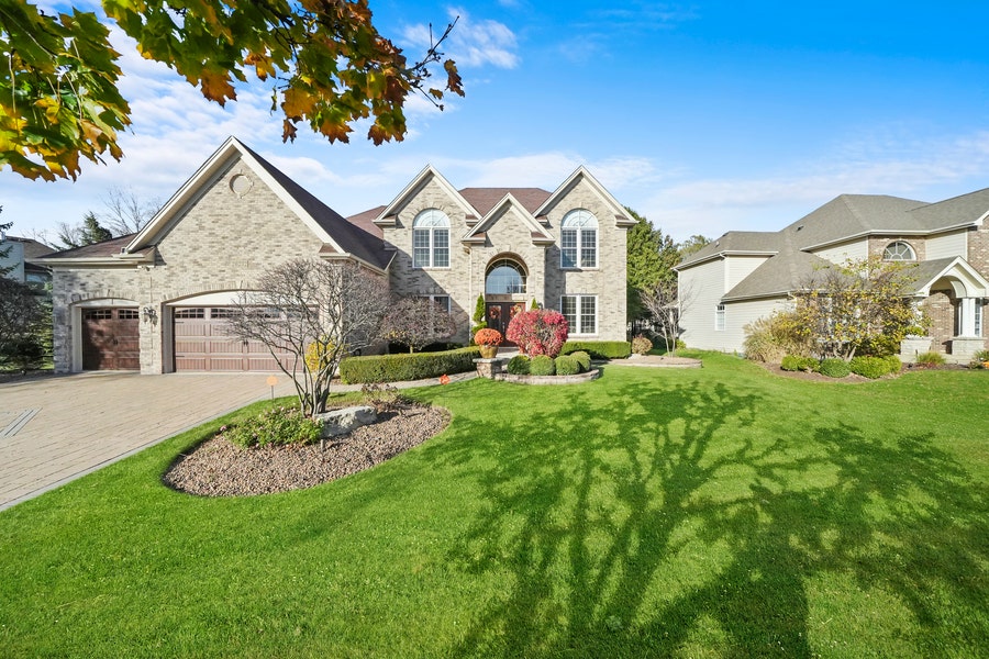 Property photo for 26232 Oak Crest Lane, Plainfield, IL