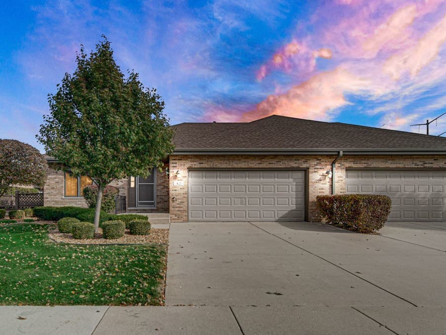 Property photo for 42 Fairfield Drive, New Lenox, IL