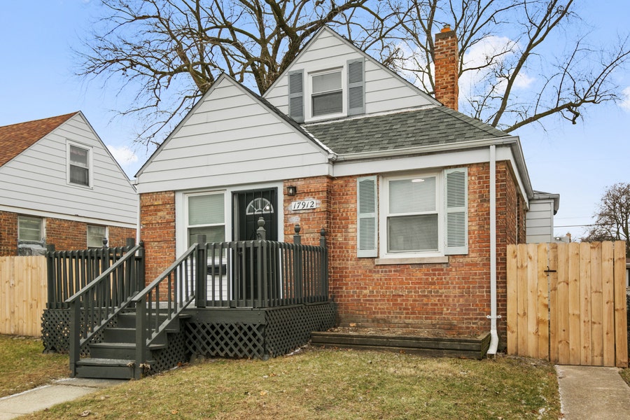 Property photo for 17912 Commercial Avenue, Lansing, IL