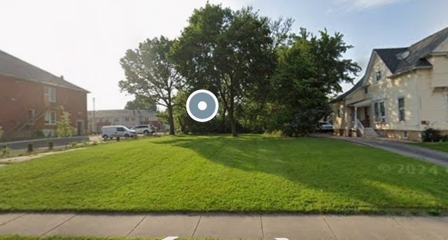 625 S Lake Street, Aurora, IL 60506