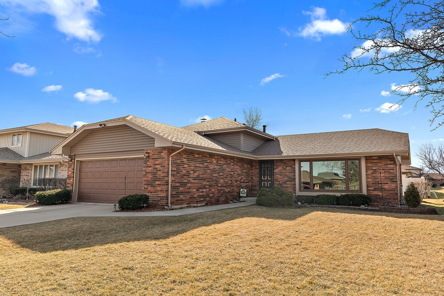 Property photo for 15706 La Paz Court, Oak Forest, IL