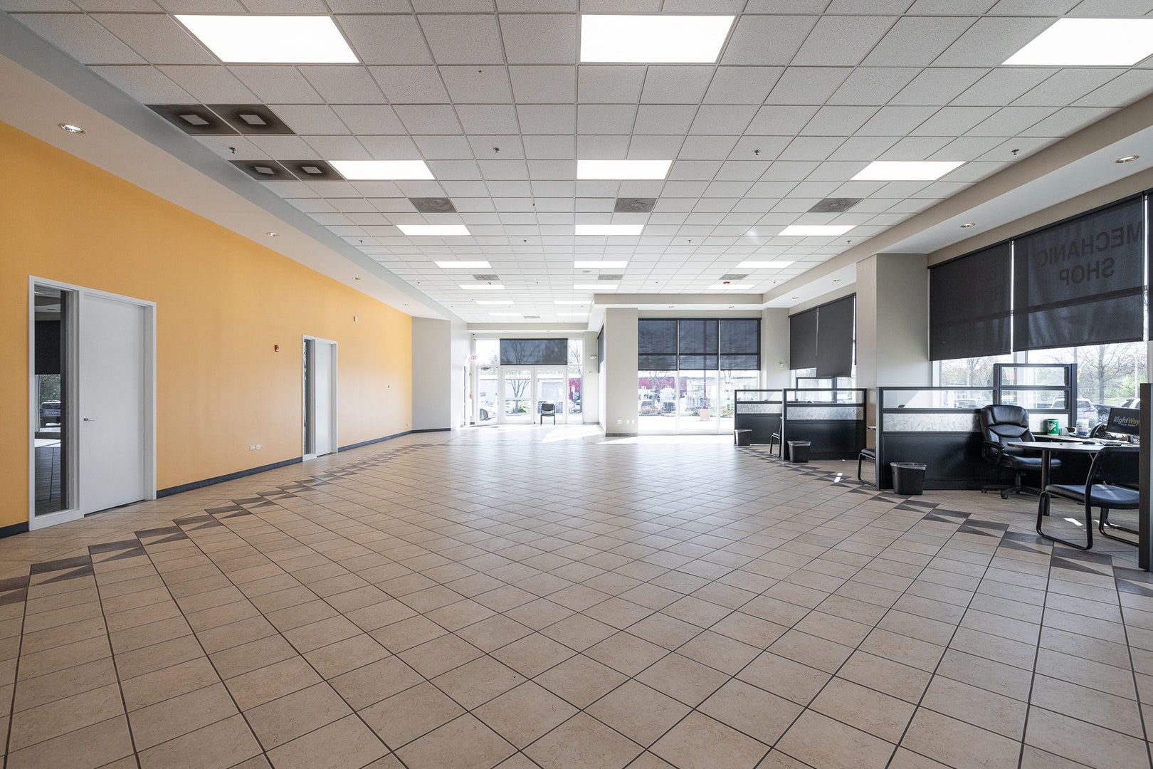 1530 E New York Street, Aurora, IL 60505 1530 E New York Street, Aurora, IL 60505