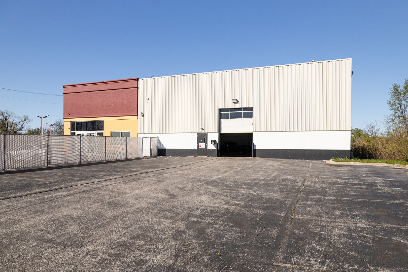 1530 E New York Street, Aurora, IL 60505 1530 E New York Street, Aurora, IL 60505