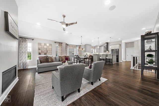 11174 Tuscany Lane, Lemont, IL 60439