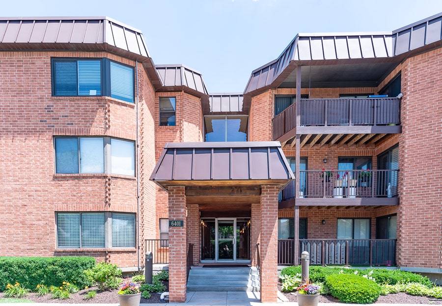 Property photo for 6401 Clarendon Hills Road, #302, Willowbrook, IL