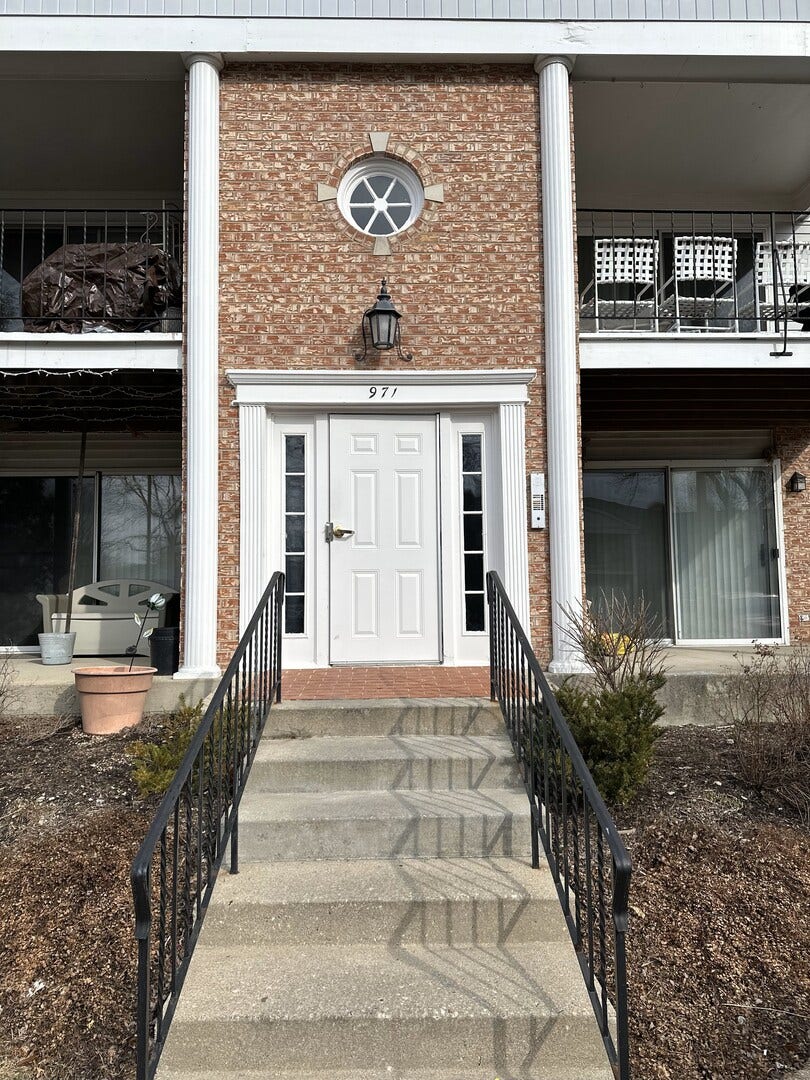 Property photo for 971 Golf Course Road, #6, Crystal Lake, IL