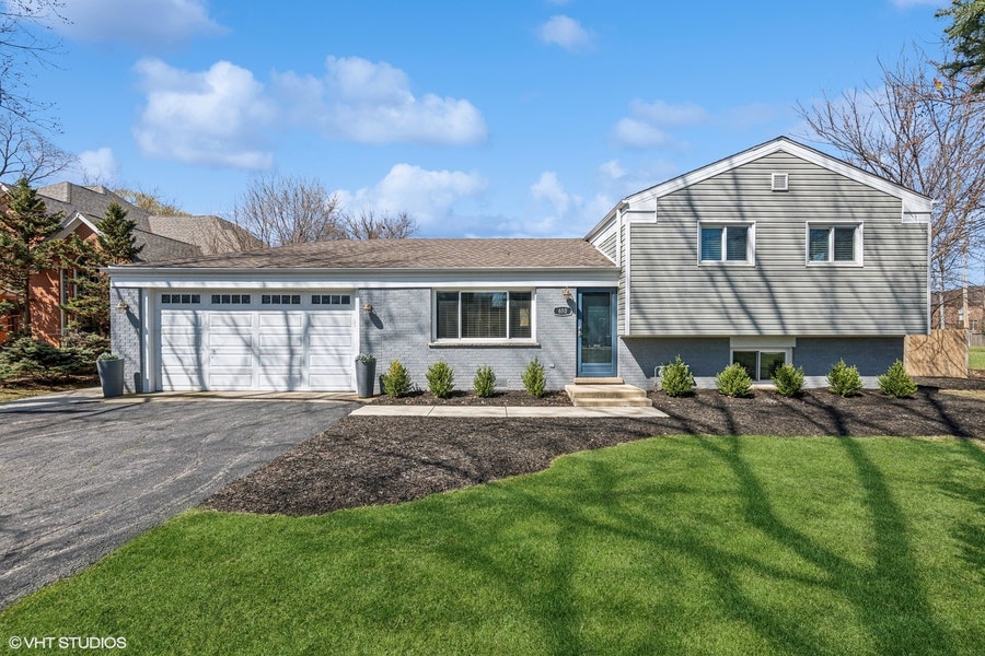 Property photo for 610 PFINGSTEN Road, Northbrook, IL