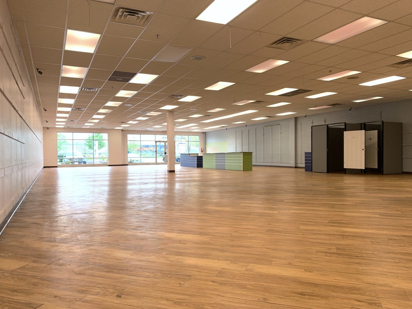 315 N Bolingbrook Drive, Bolingbrook, IL 60440 315 N Bolingbrook Drive, Bolingbrook, IL 60440