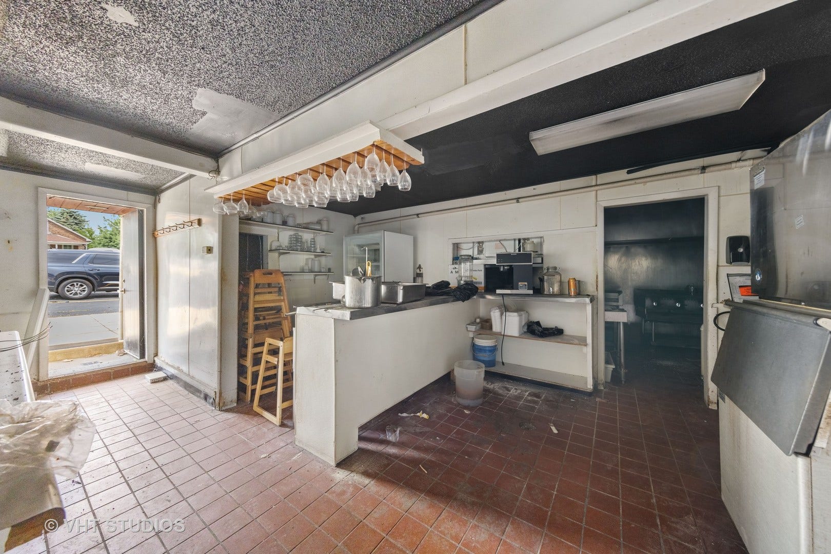 835 S River Street, Aurora, IL 60506 835 S River Street, Aurora, IL 60506