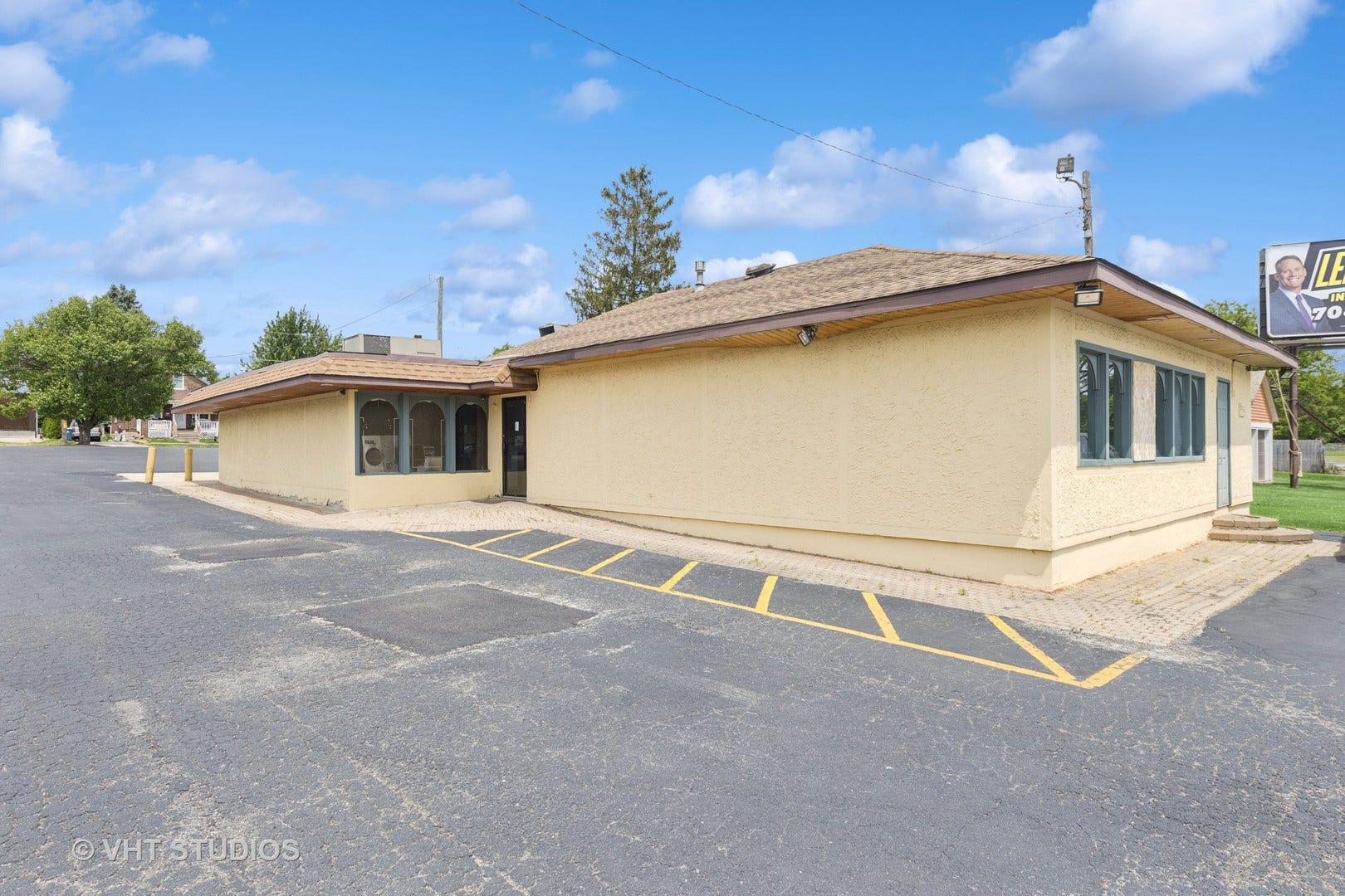 835 S River Street, Aurora, IL 60506 835 S River Street, Aurora, IL 60506