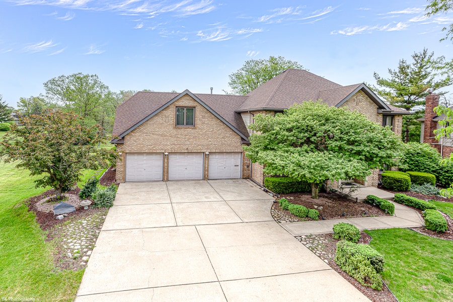 Property photo for 18633 Swan Drive, Mokena, IL