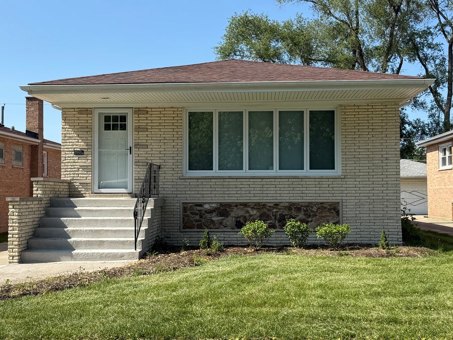 Property photo for 3906 W 117TH Street, Alsip, IL
