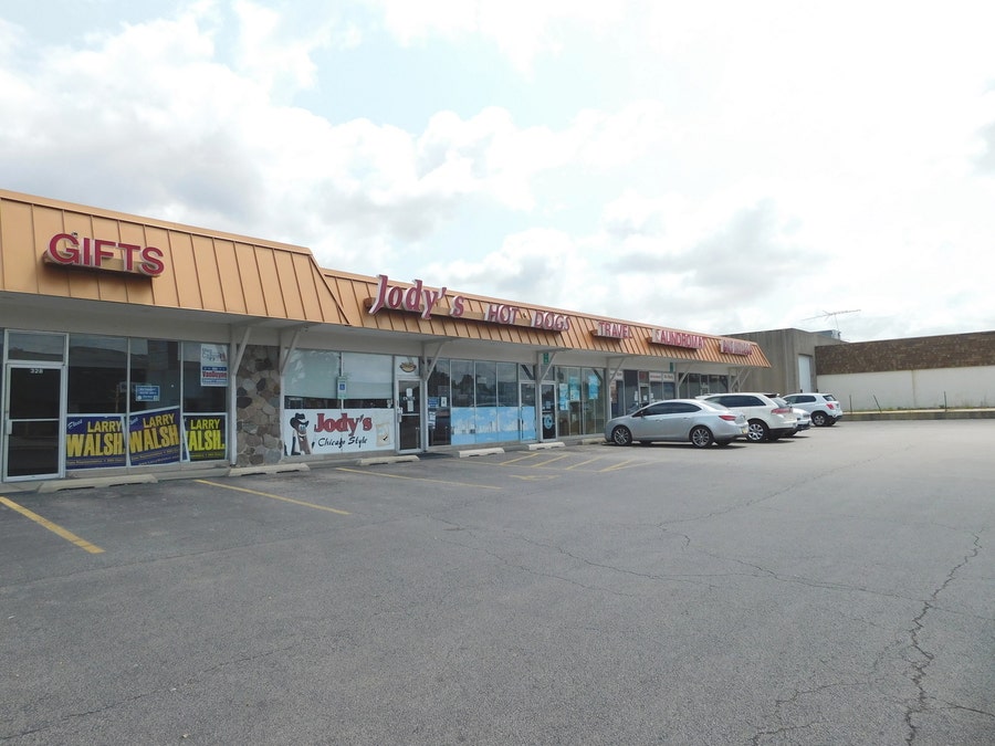 Property photo for 318 REPUBLIC Avenue, #318, Joliet, IL