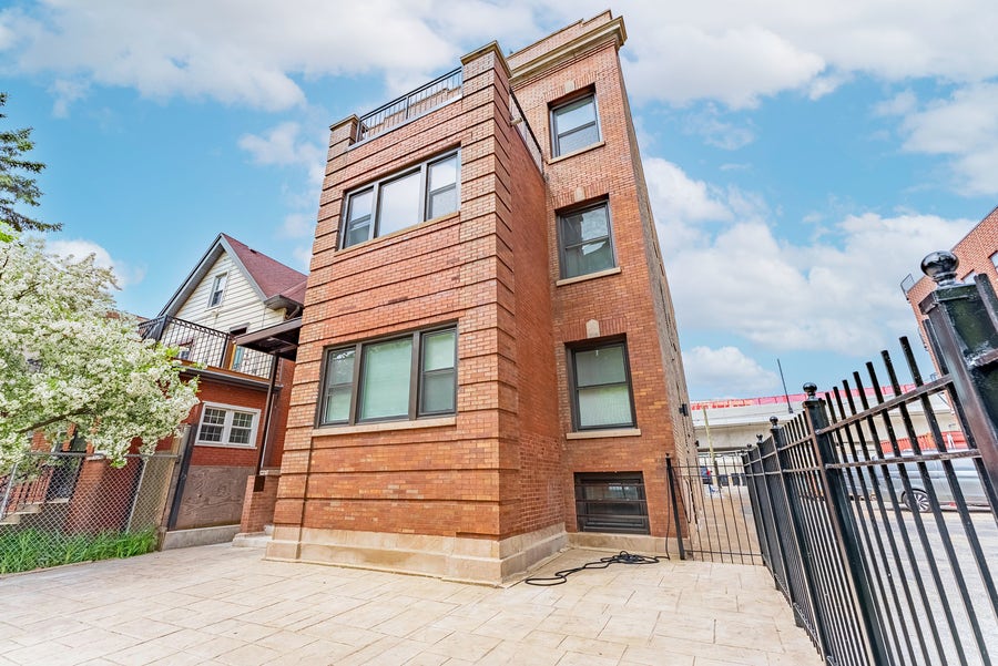 Property photo for 4716 N Winthrop Avenue, #3, Chicago, IL