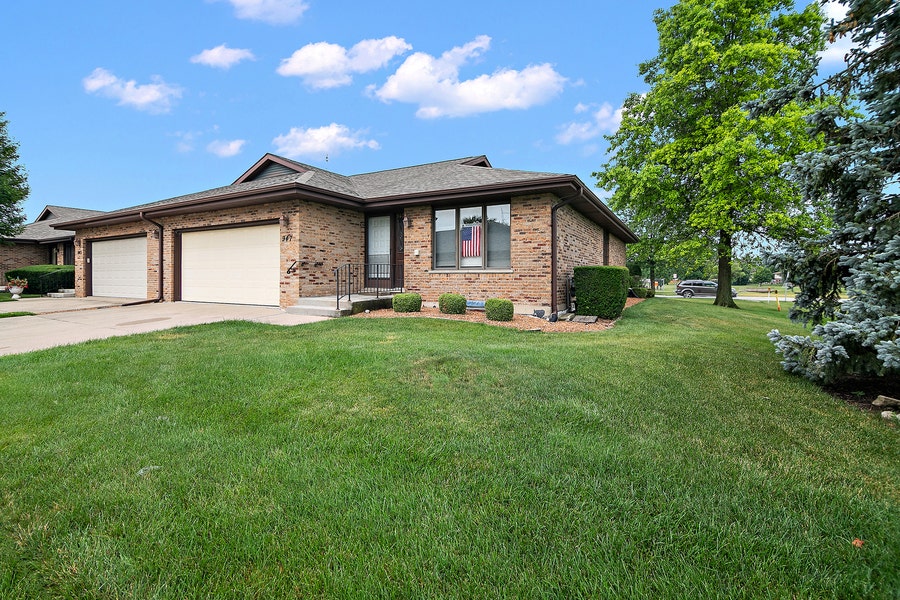 Property photo for 947 Winter Park Drive, #947, New Lenox, IL