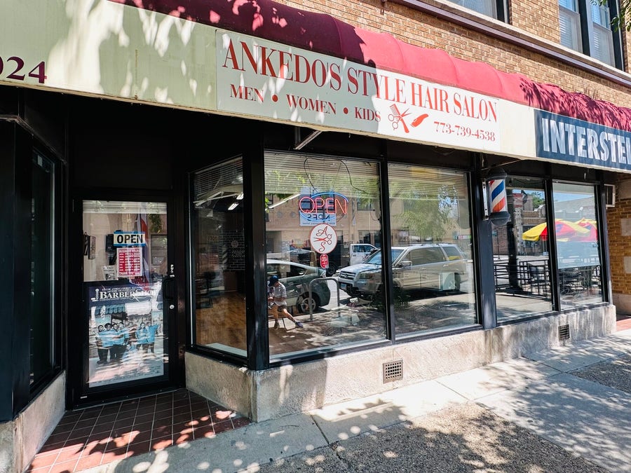 Property photo for 2024 W Montrose Avenue, Chicago, IL