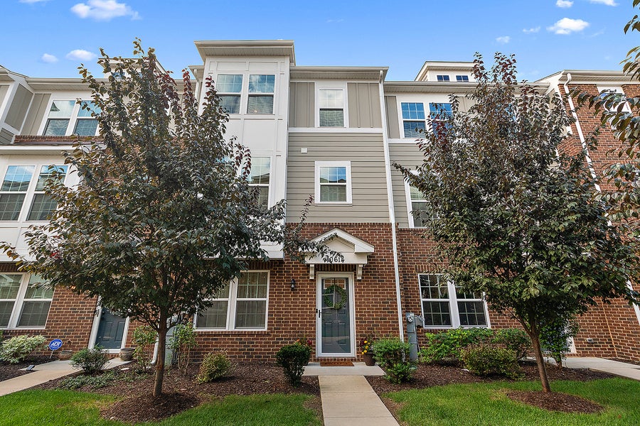 Property photo for 10614 Owain Way, Orland Park, IL