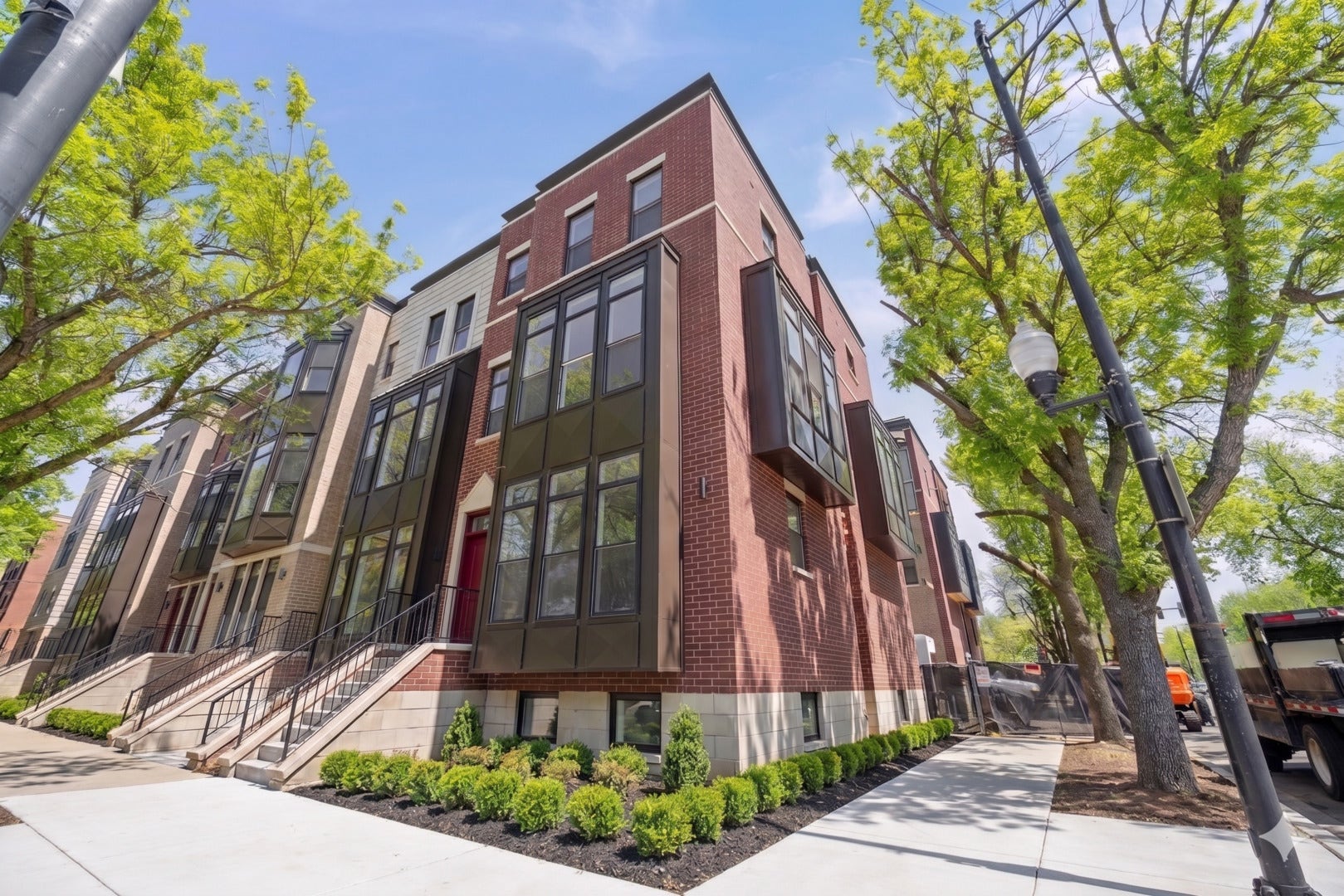 3249 S Calumet Avenue, Chicago, IL 60616 3249 S Calumet Avenue, Chicago, IL 60616