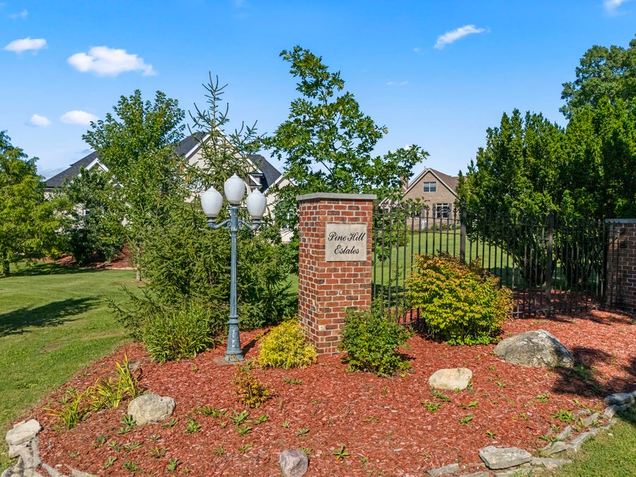 Property photo for 16604 Pine Hill Drive, Homer Glen, IL