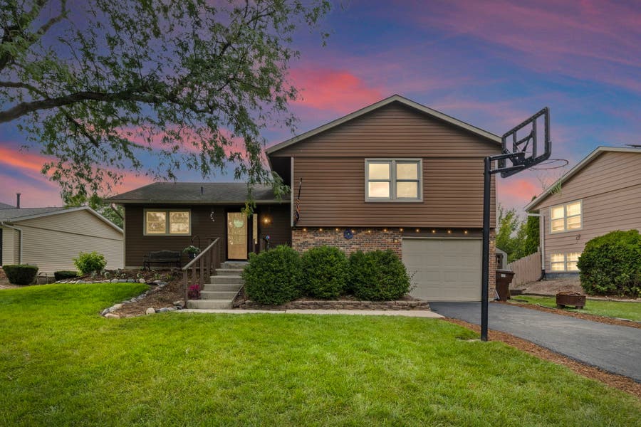 Property photo for 8160 W Norwood Drive, Frankfort, IL