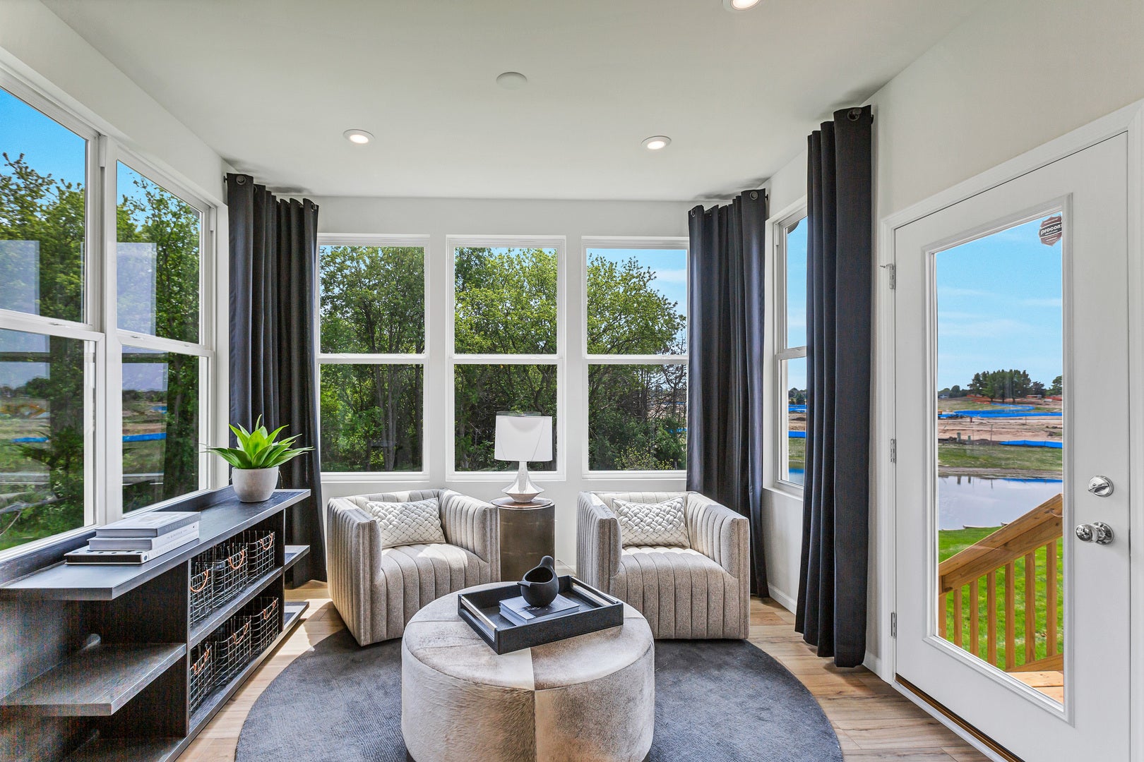 OPTIONAL BRIGHT AIRY SUNROOM