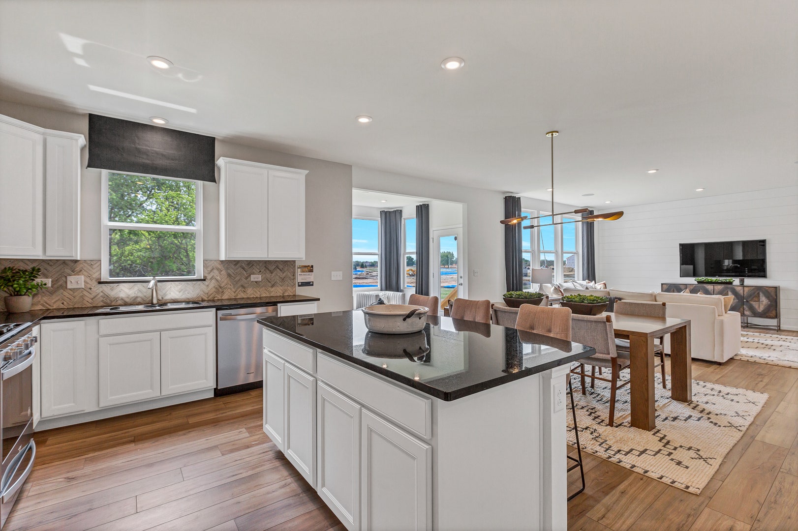 KITCHEN DETAIL