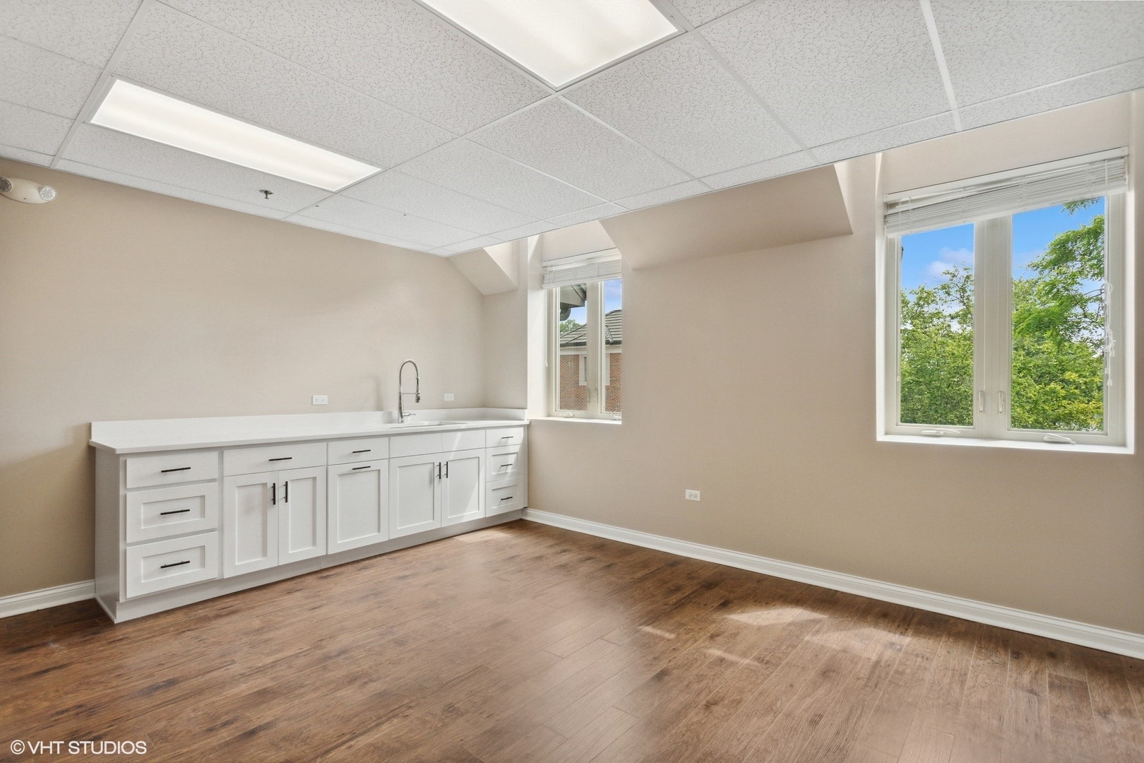 550 W Boughton Road, Bolingbrook, IL 60440