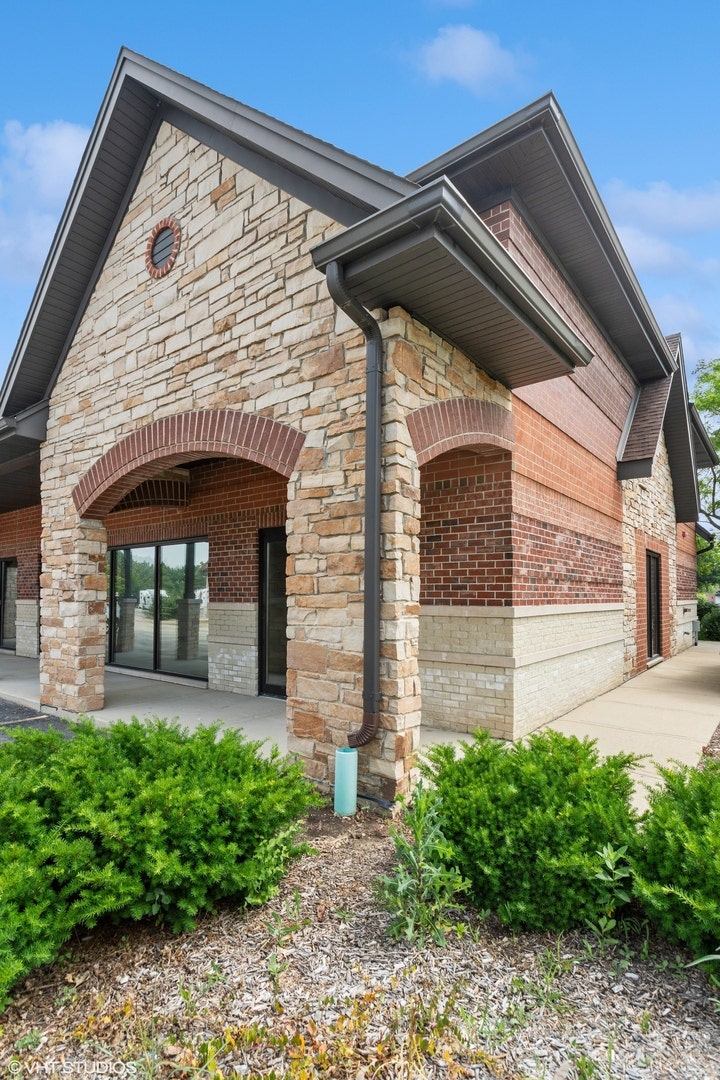 550 W Boughton Road, Bolingbrook, IL 60440