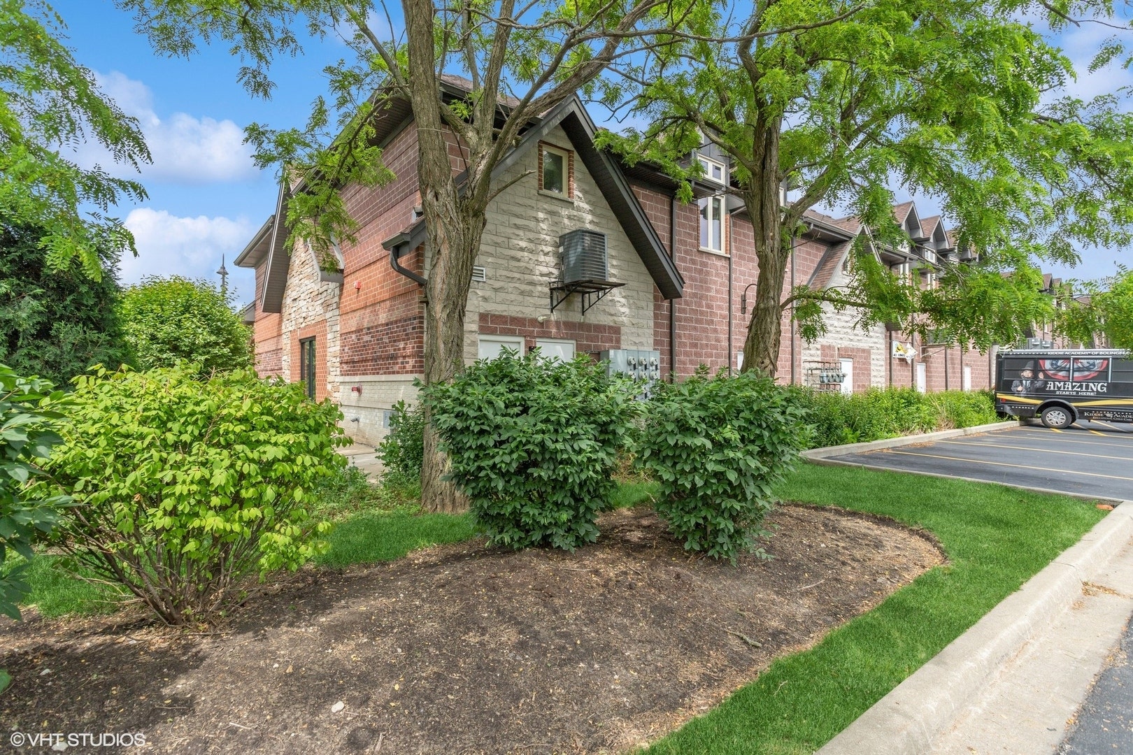 550 W Boughton Road, Bolingbrook, IL 60440