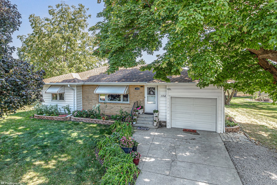 Property photo for 104 Dante Court, Shorewood, IL