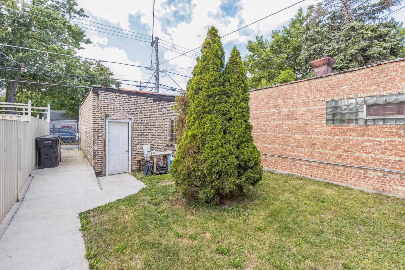 2913 W 63rd Street, Chicago, IL 60629 2913 W 63rd Street, Chicago, IL 60629