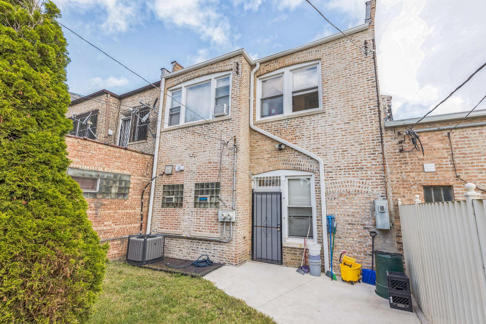 2913 W 63rd Street, Chicago, IL 60629 2913 W 63rd Street, Chicago, IL 60629