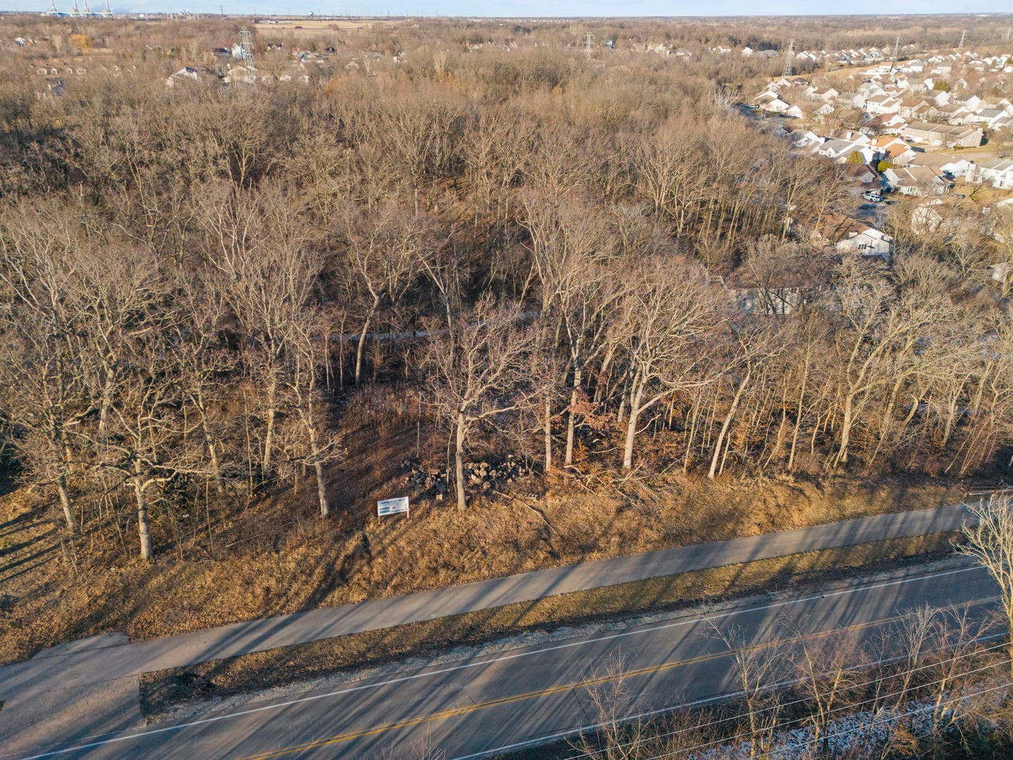 9015 E McEvilly Road, Minooka, IL 60447 9015 E McEvilly Road, Minooka, IL 60447